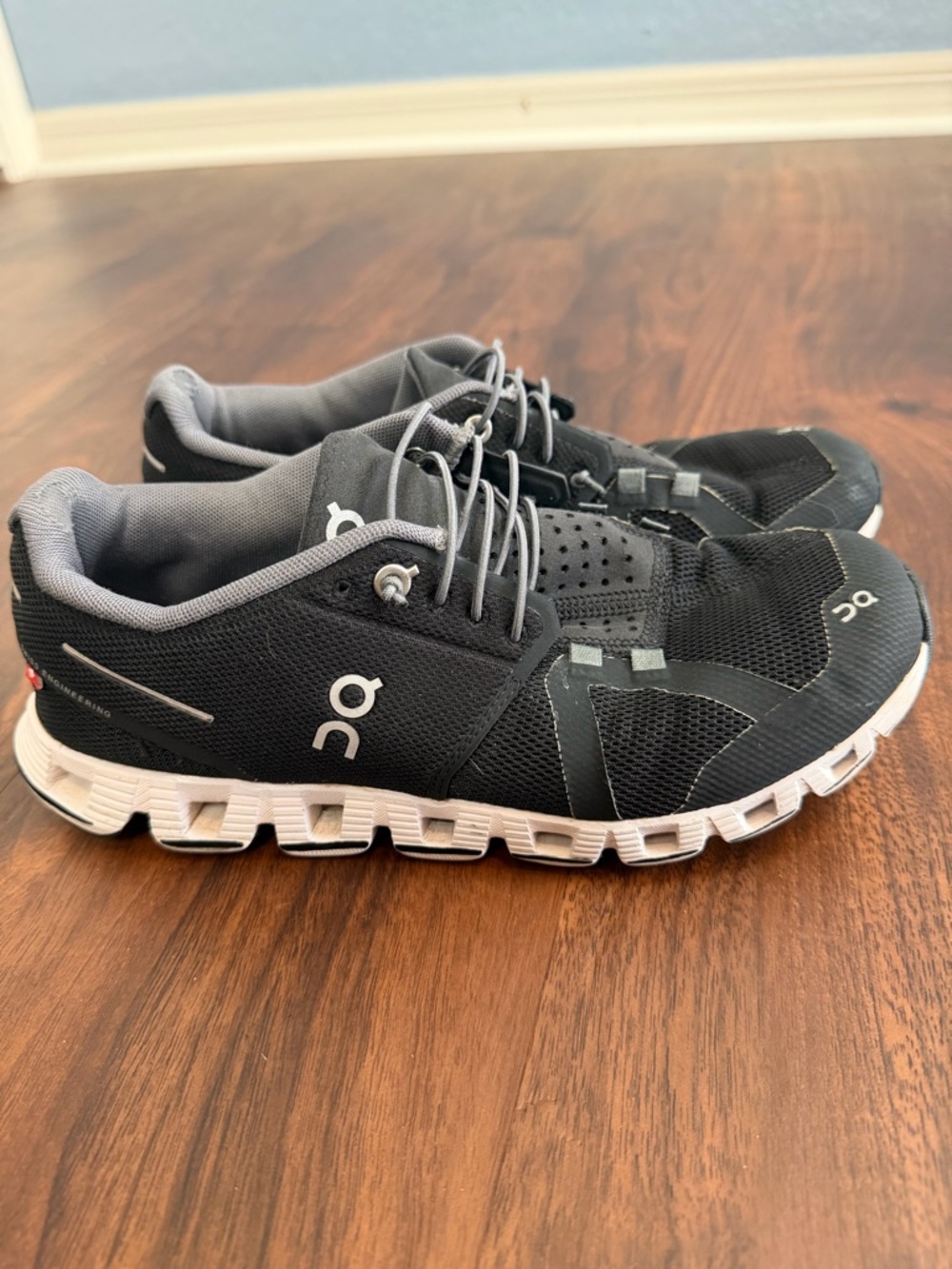 ON CLOUD 5 Black and White Cloudrush Walking Running Touring Sneakers